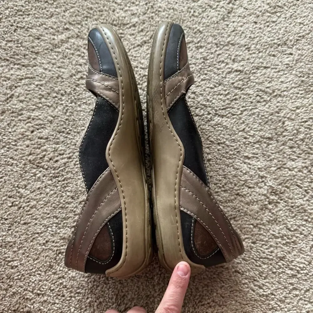 Josef Seibel Leather & Metallic Mary Jane Flats Women’s US Size 10 - 10.5 / 41